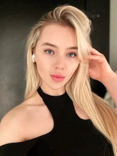 Adeline escort in Paris