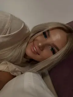 Adeluna escort in Paris