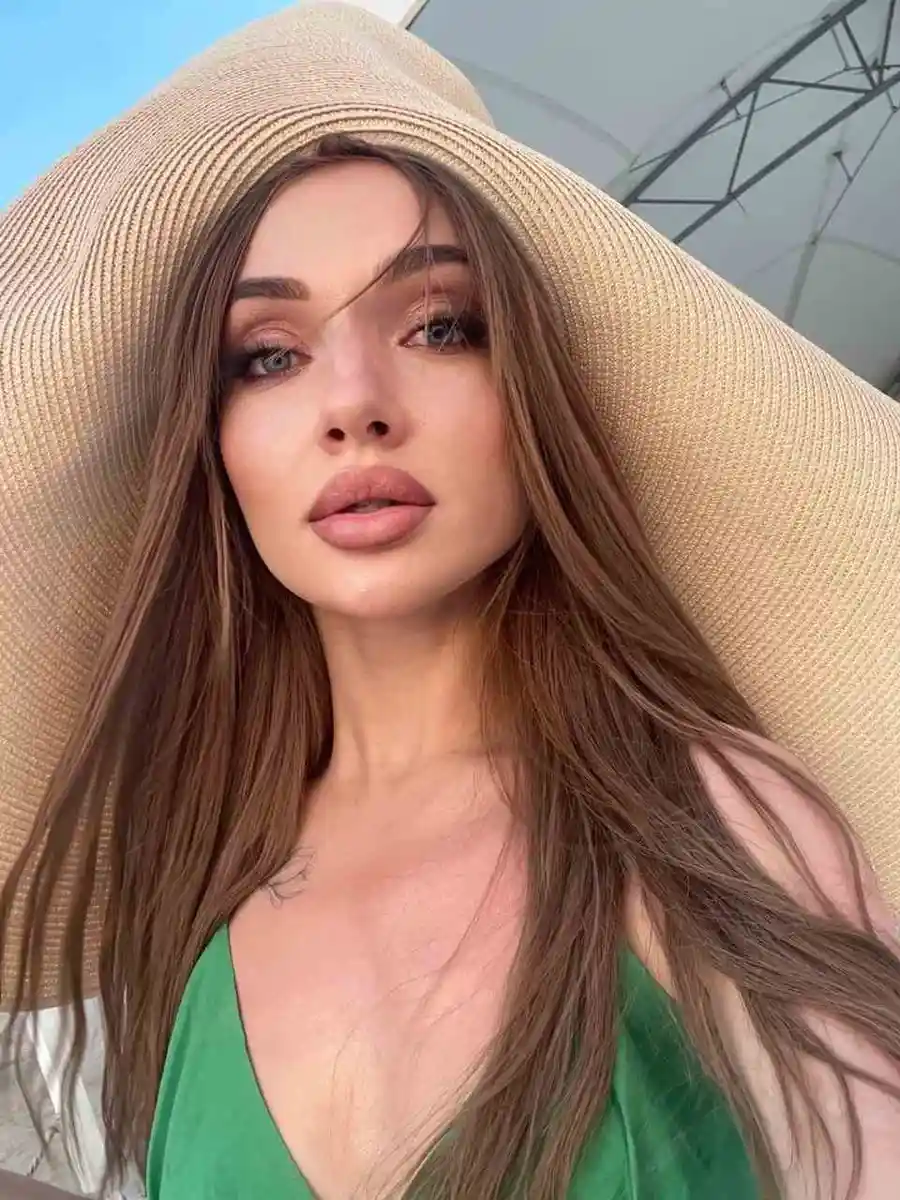 Agatha escort in Paris