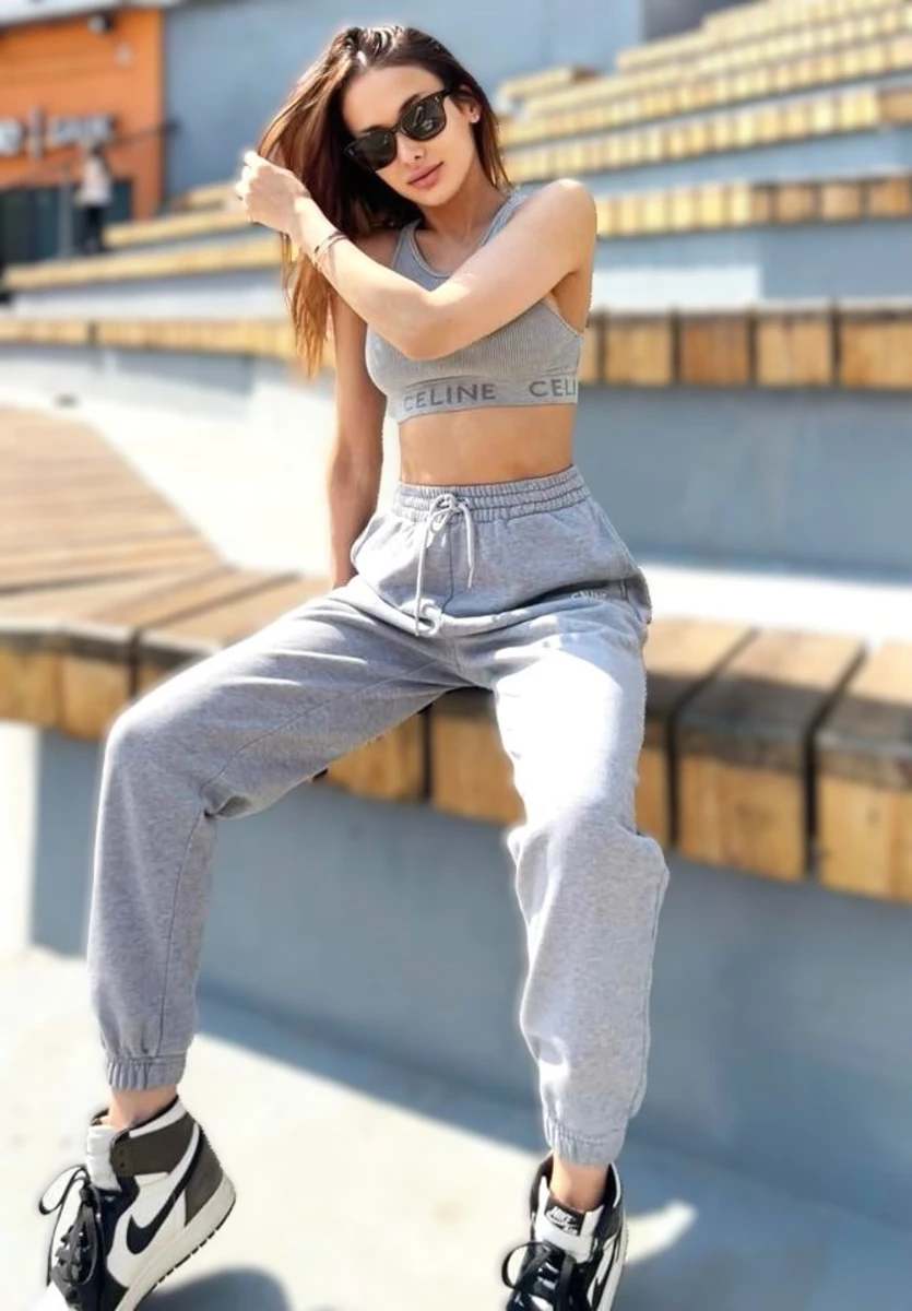 Aida escort in Paris