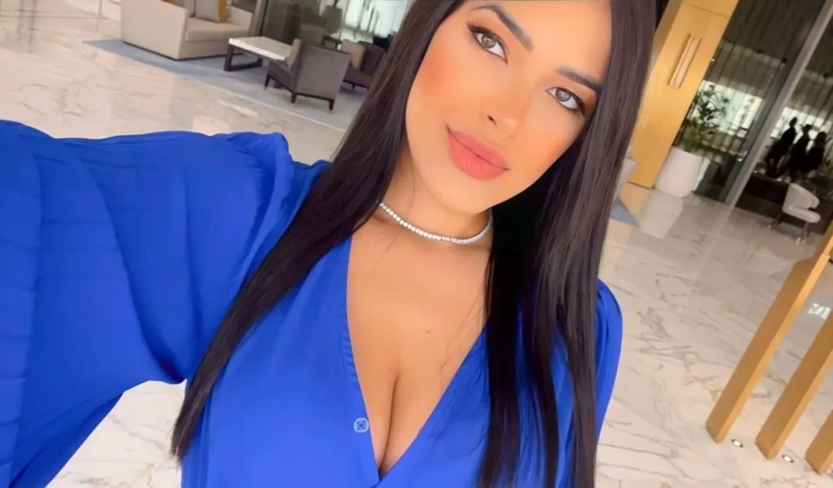 Ale escort in Paris