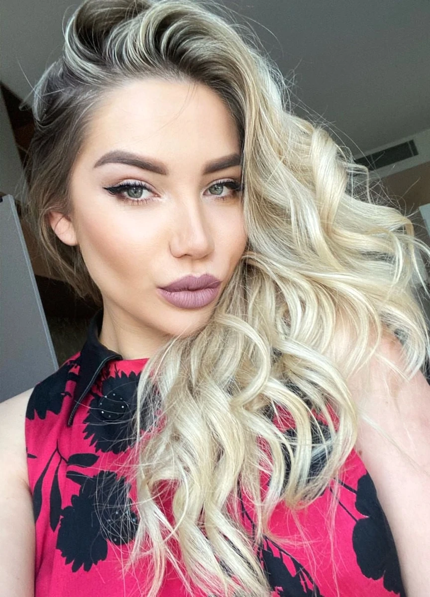 Aleksia escort in Paris