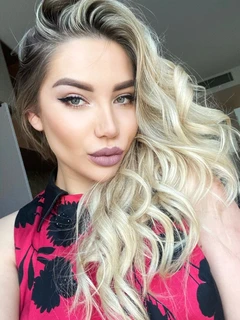 Aleksia escort in Paris