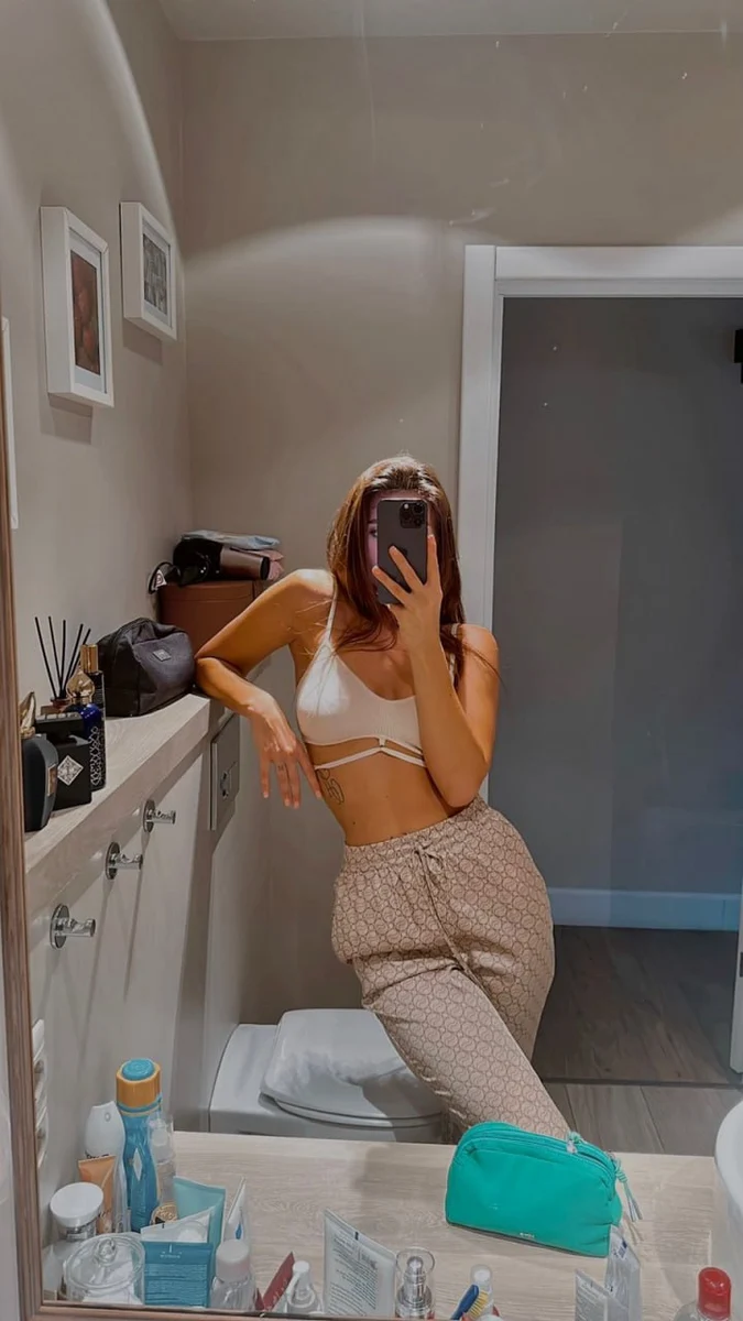 Alexandra escort in Paris