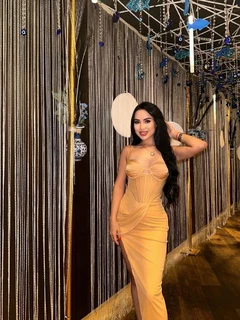 Alia escort in Paris