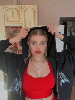 Alice escort in Paris