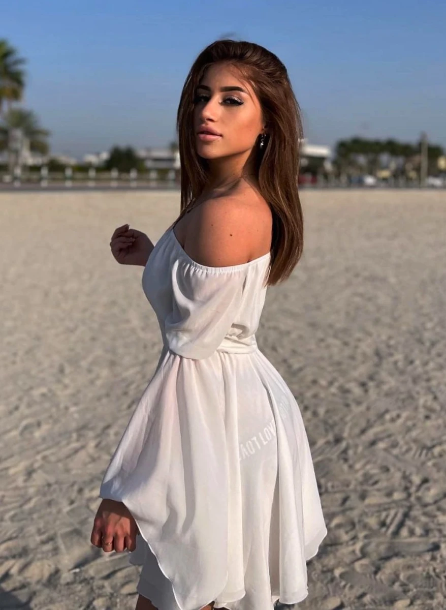 Alisa escort in Paris