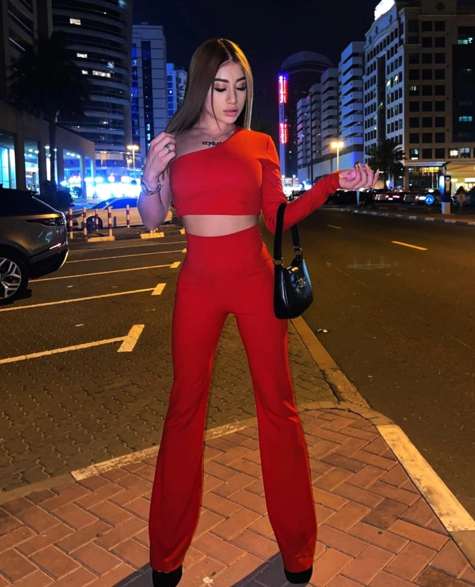 Alisa escort in Paris