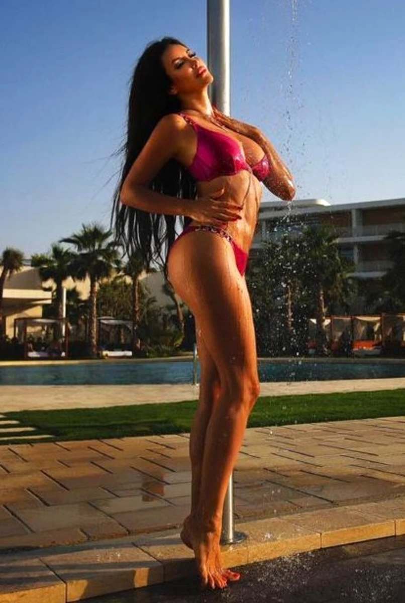 Alisa escort in Paris