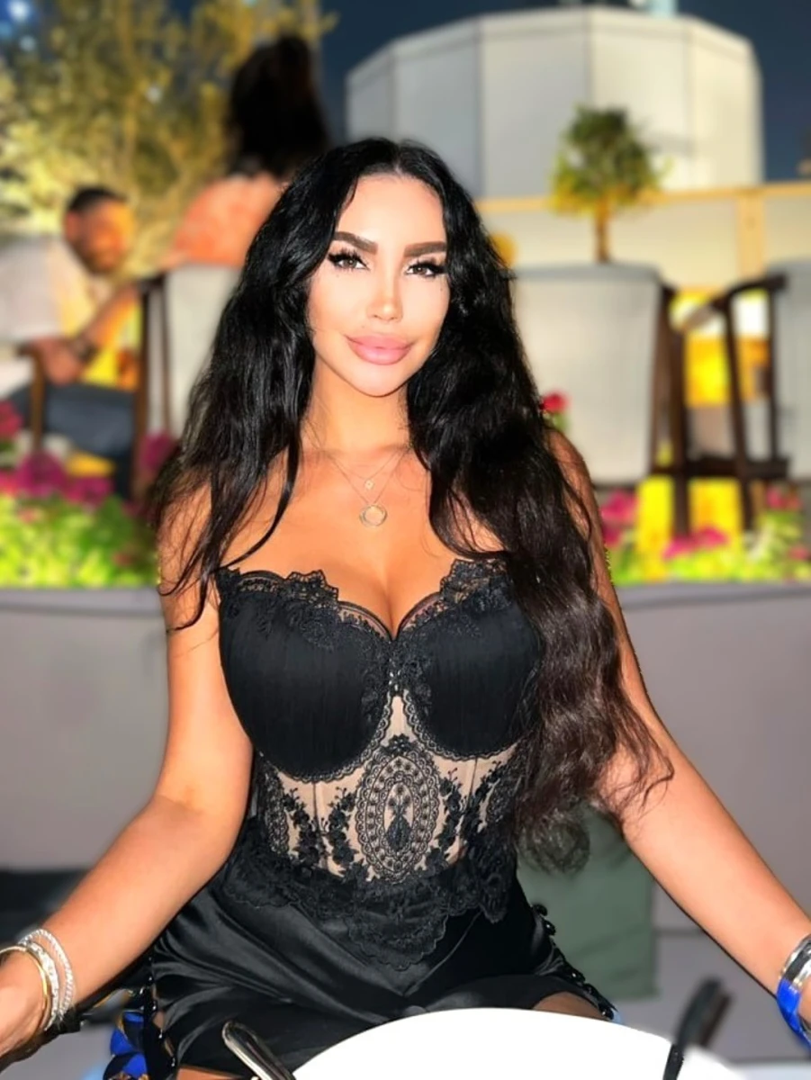 Alisa escort in Paris