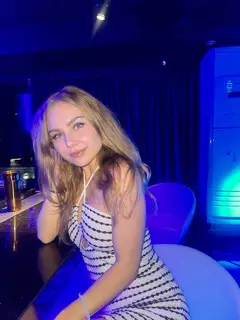 Assol escort in Paris