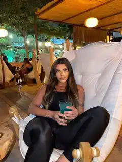 Bloom escort in Paris