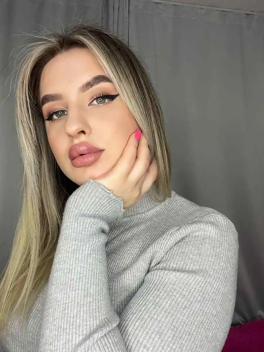 Camelia escort in Paris