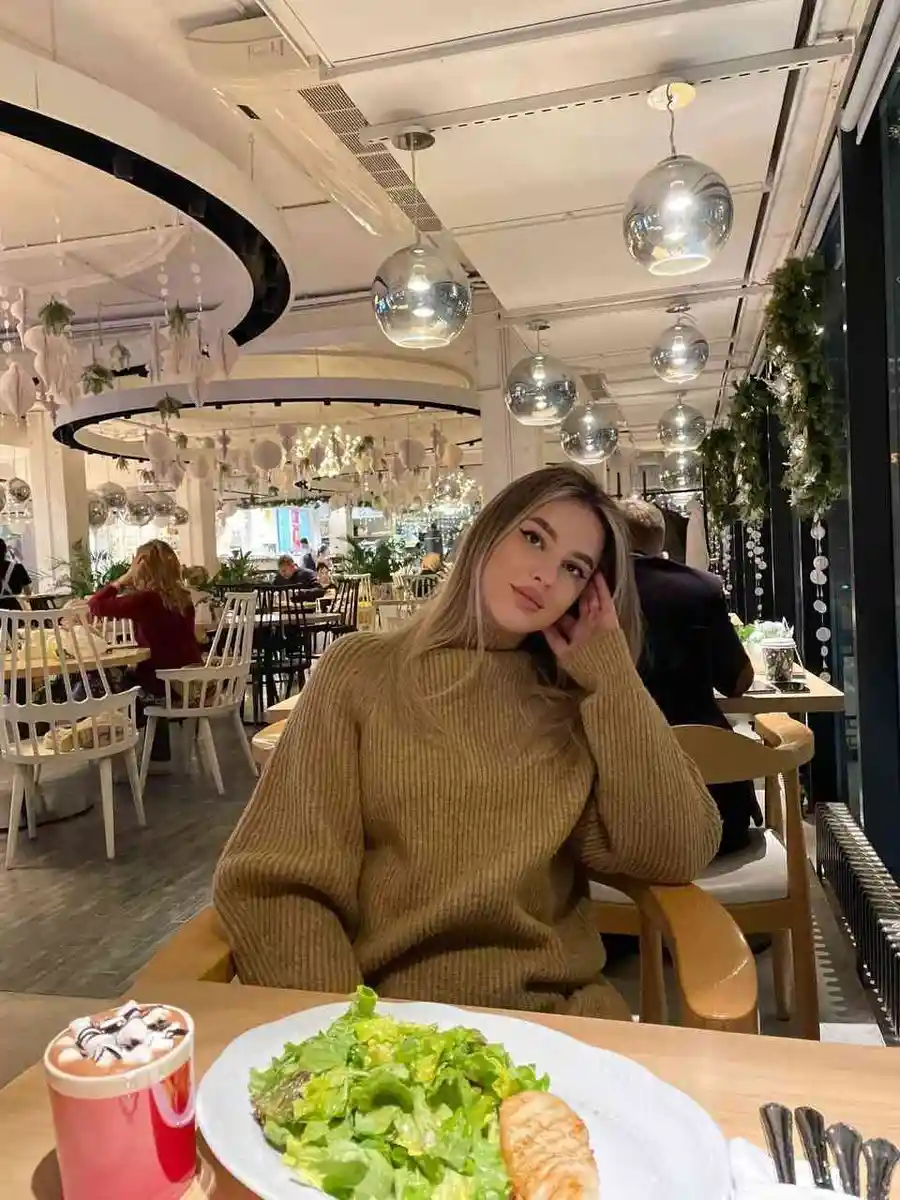 Camelia escort in Paris