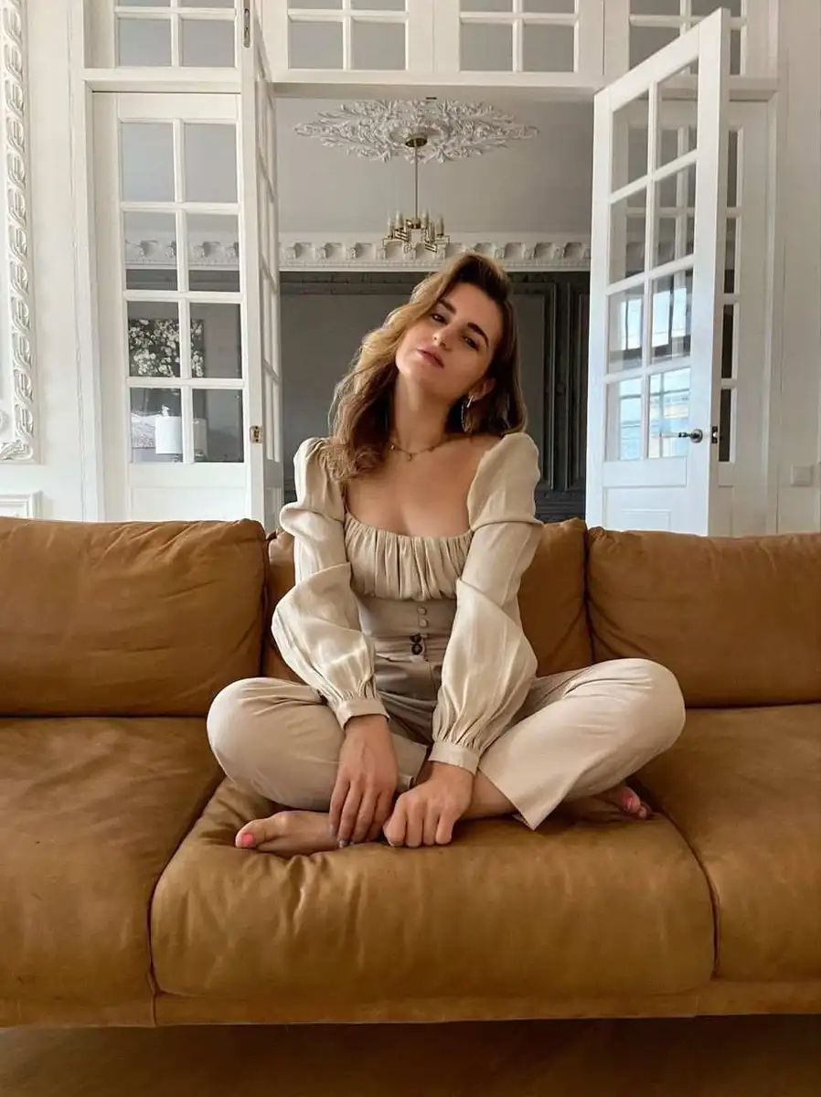 Christine escort in Paris