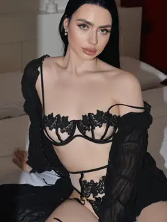 Clodia escort in Paris