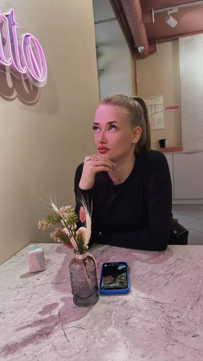 Dana escort in Paris