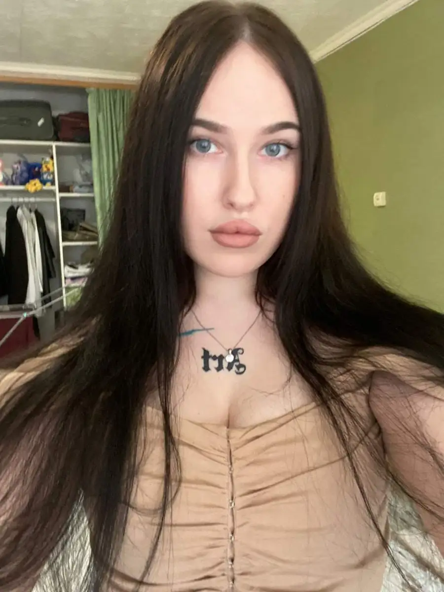 Elice escort in Paris