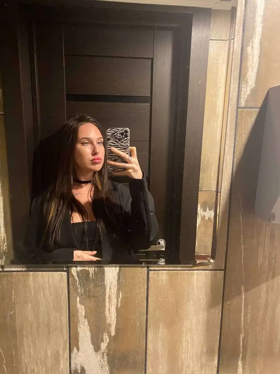 Elice escort in Paris