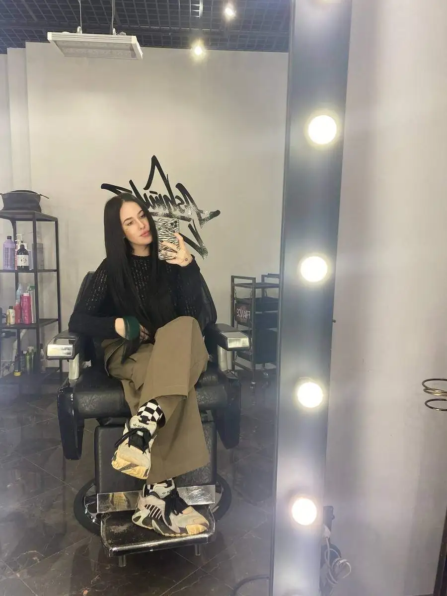 Elice escort in Paris