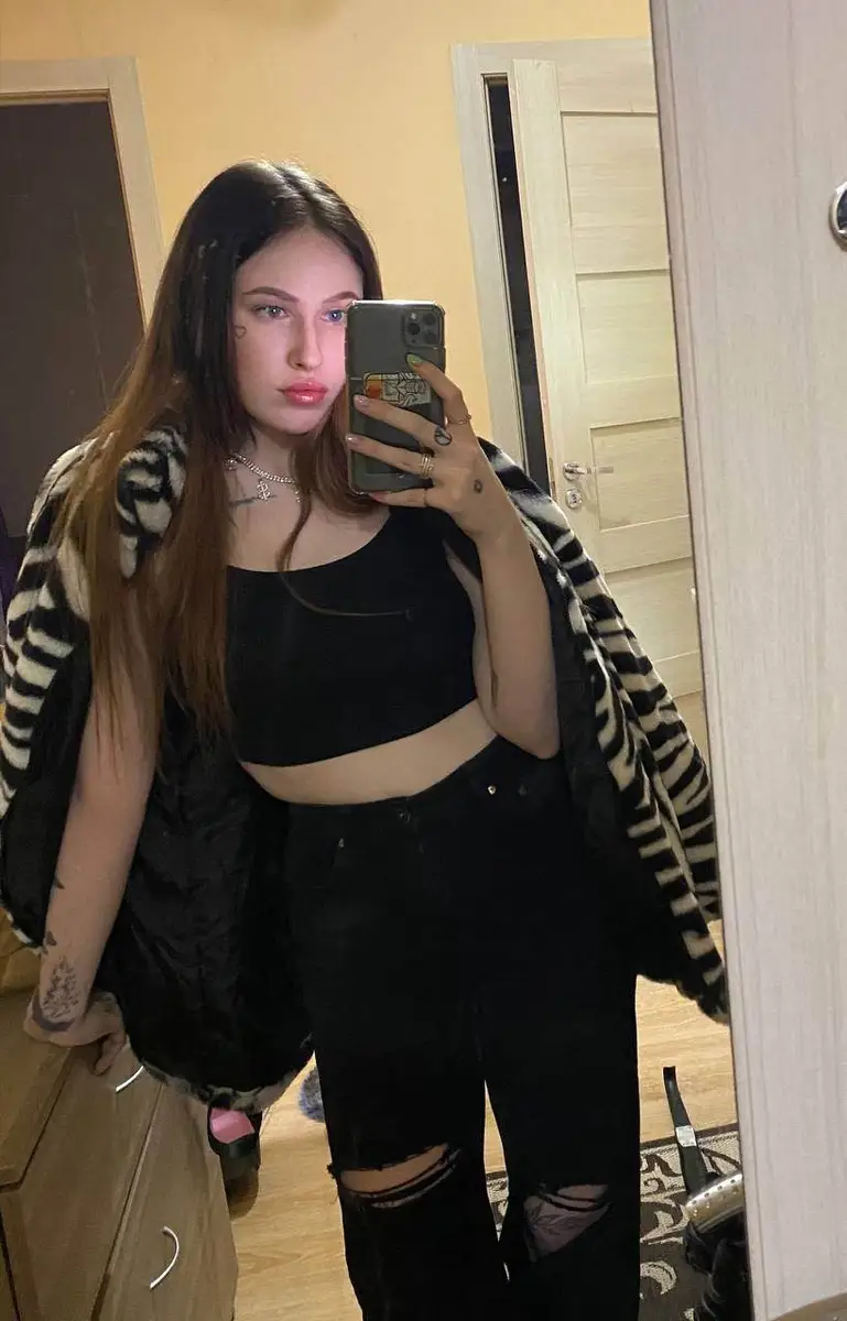 Elice escort in Paris