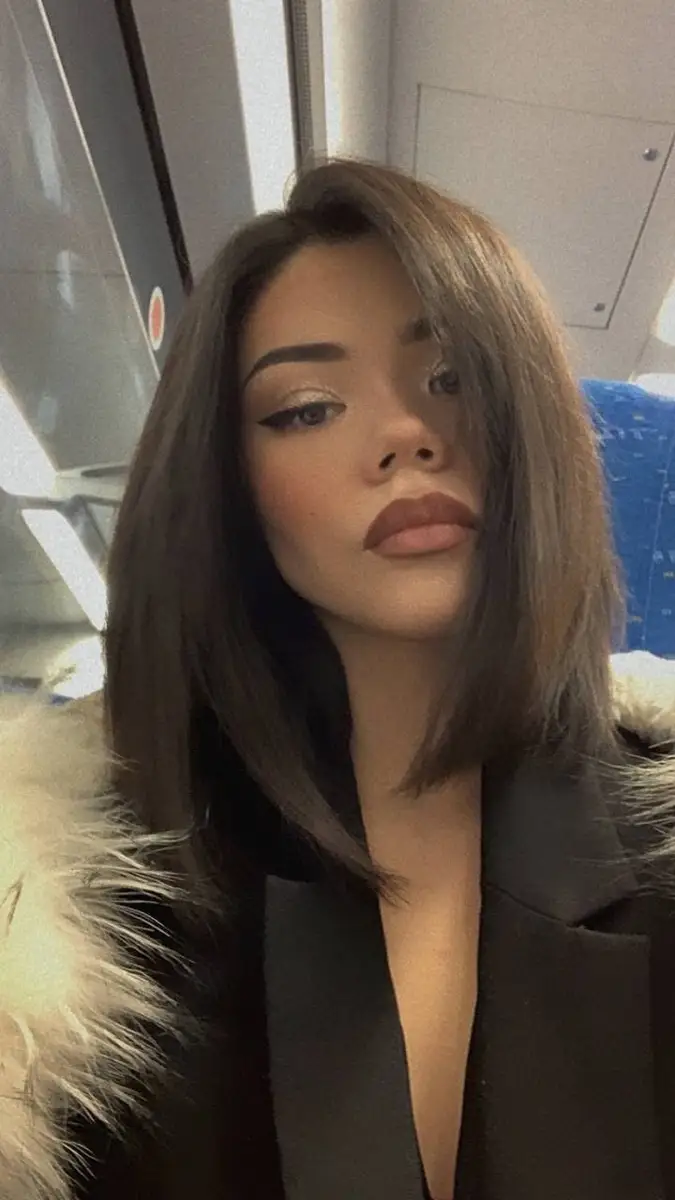Elina escort in Paris