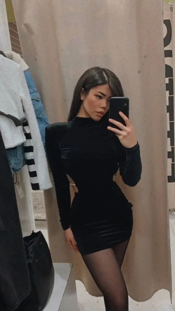 Elina escort in Paris