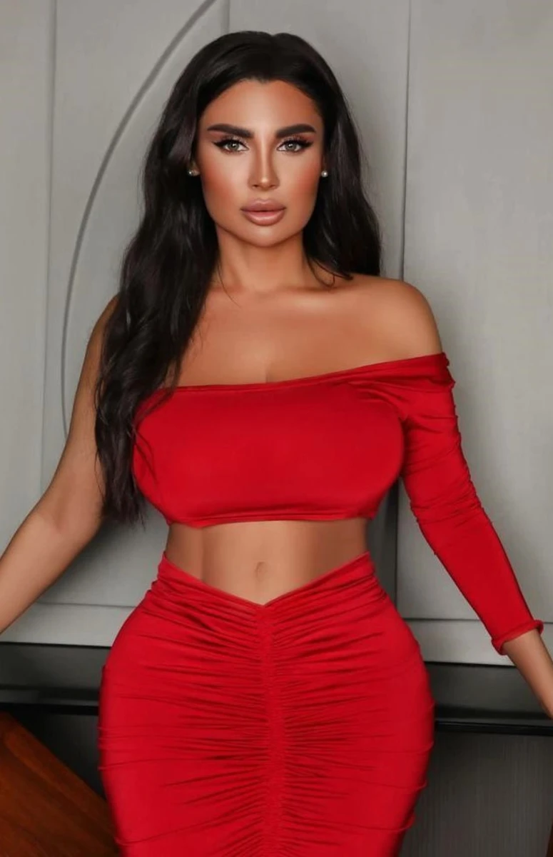 Eloise escort in Paris