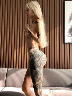 Eva escort in Paris