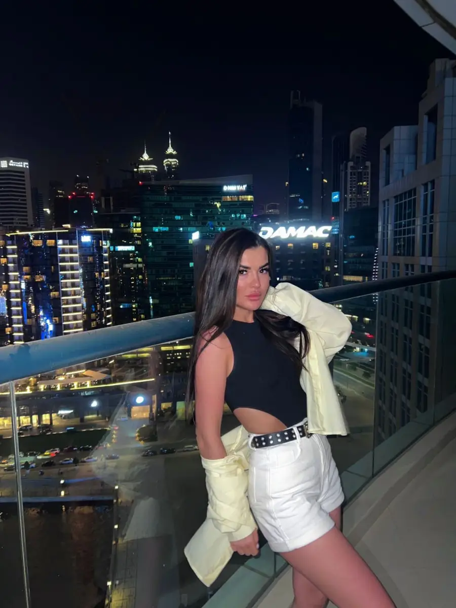 Inessa escort in Paris