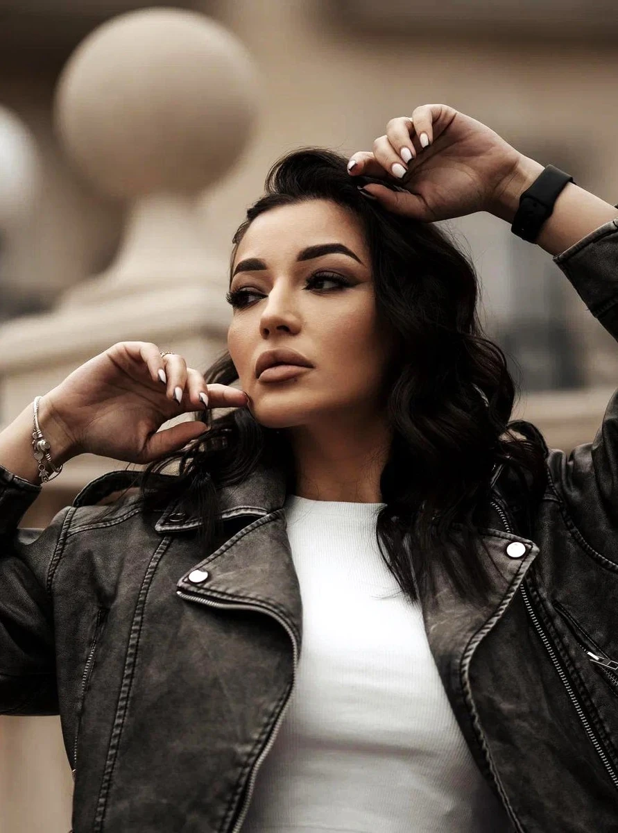 Karoline escort in Paris