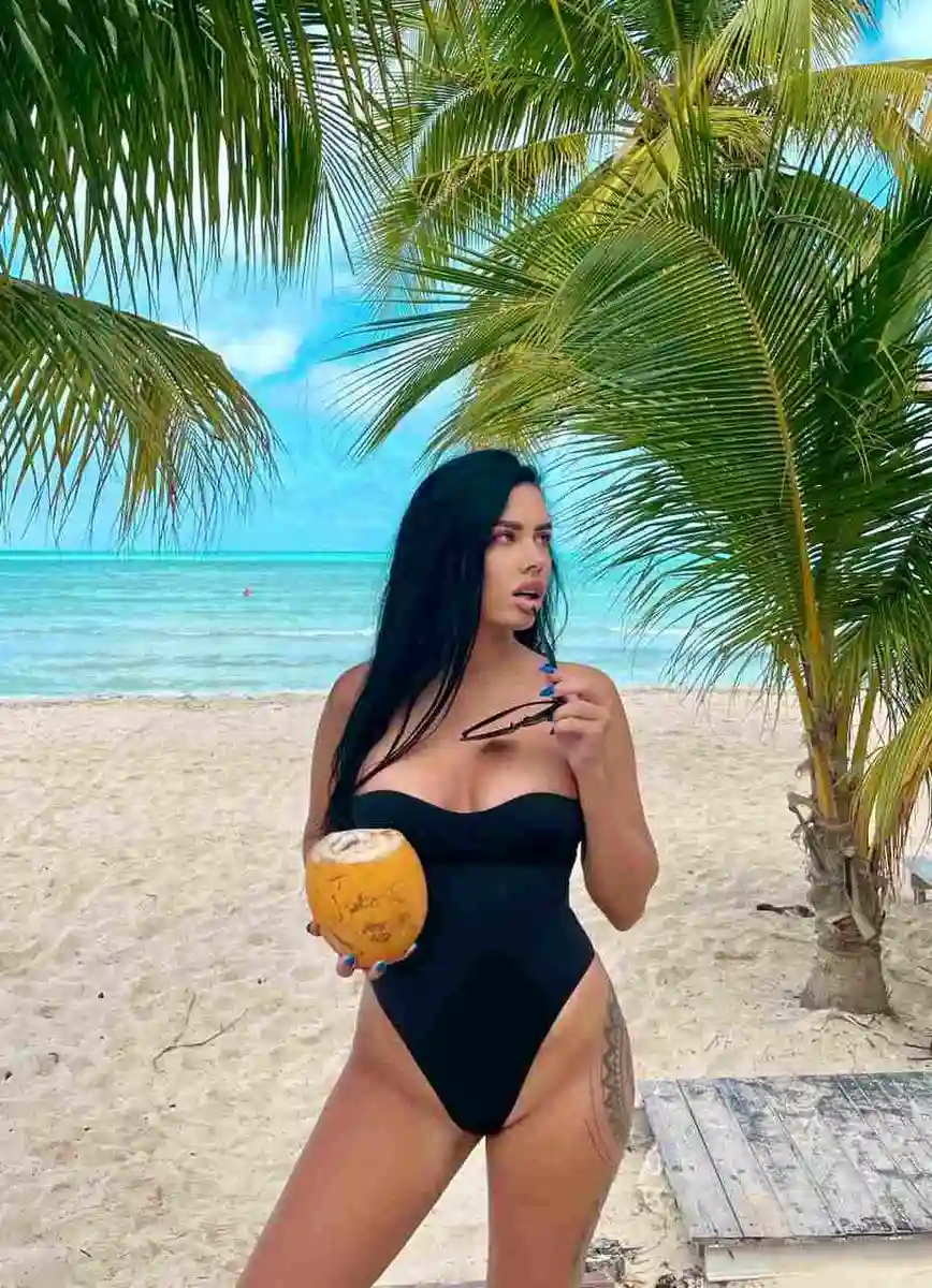 Katherine escort in Paris