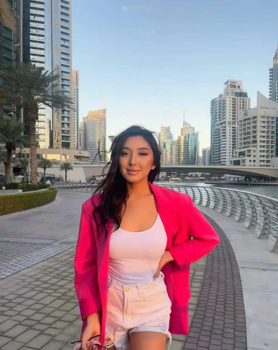 Kiera escort in Paris