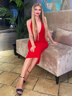 Kira escort in Paris