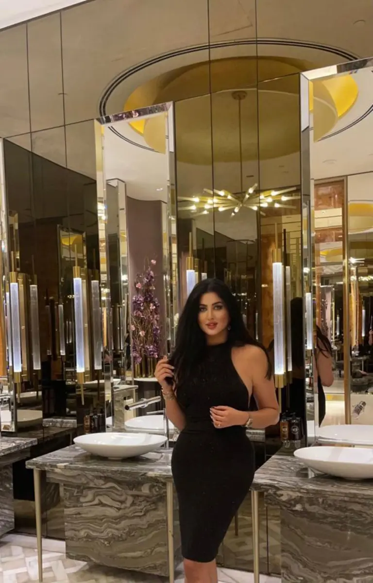 Laila escort in Paris