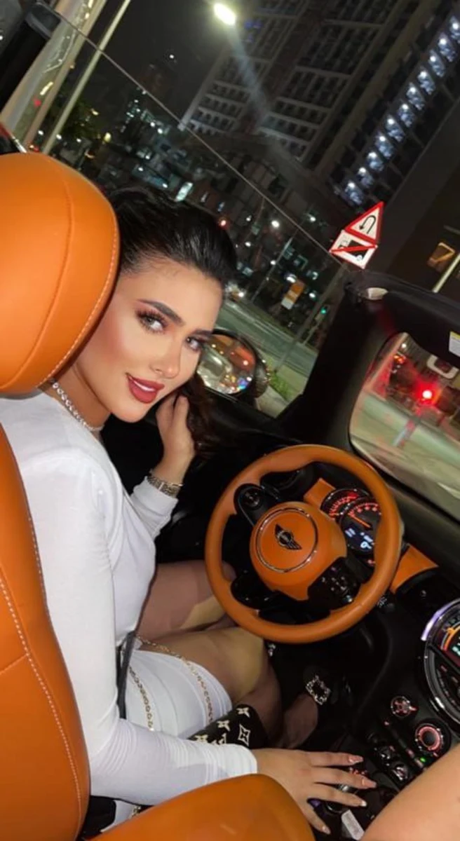 Laila escort in Paris