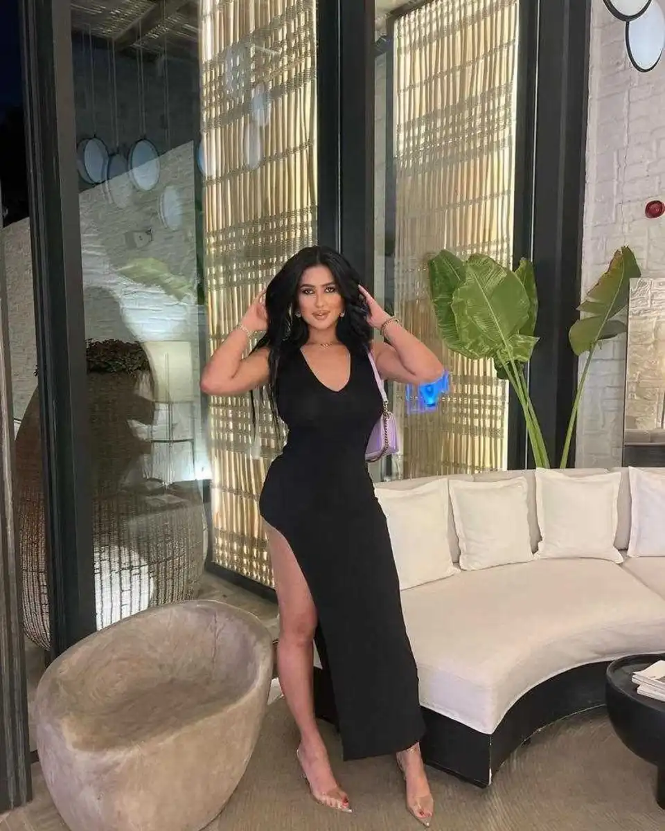 Laila escort in Paris