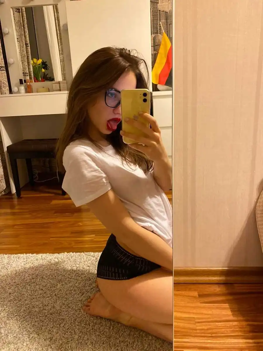 Lilya escort in Paris