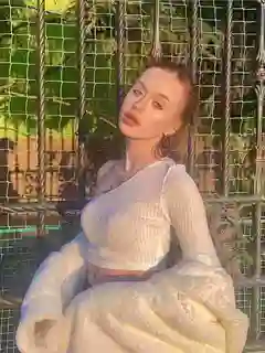 Lina escort in Paris