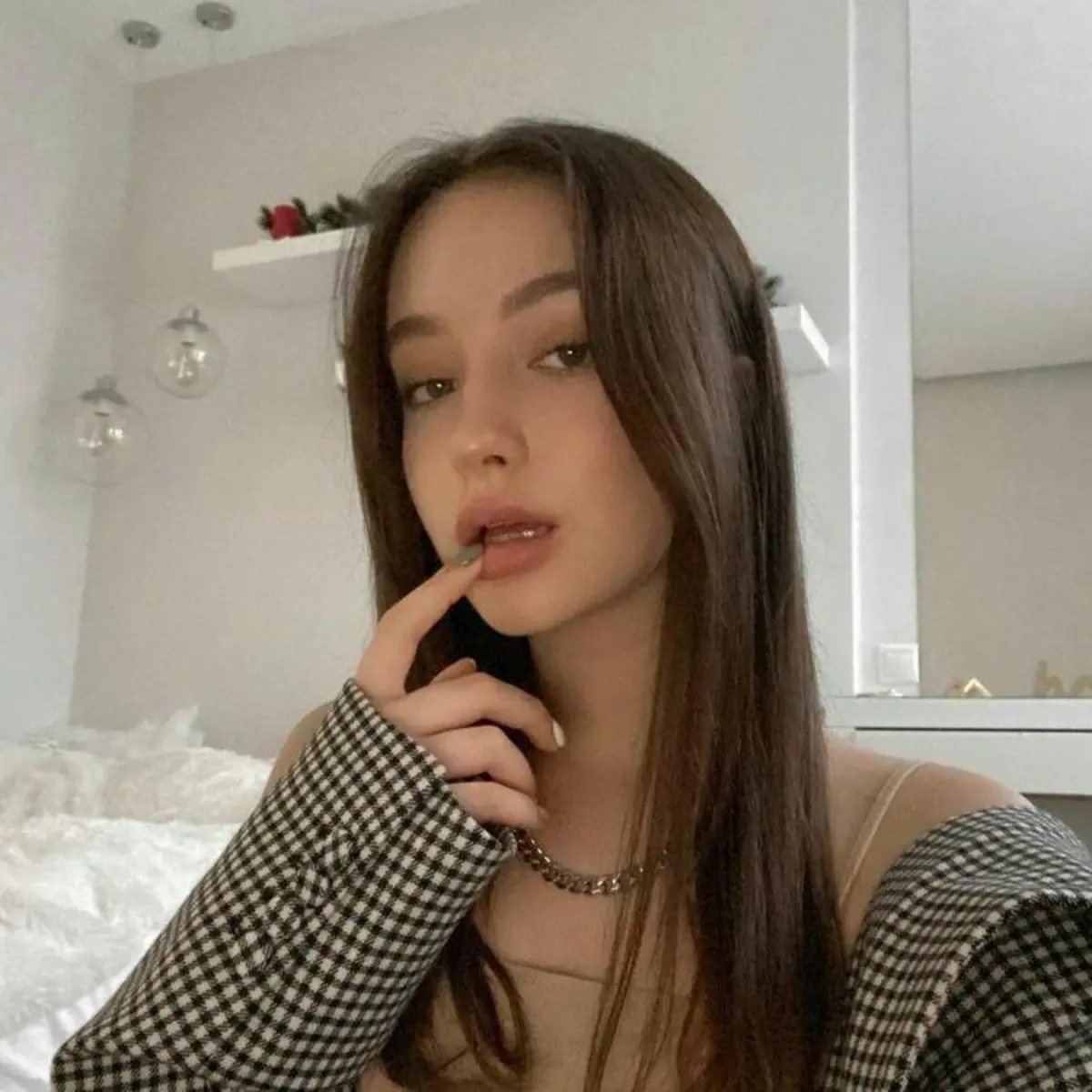 Lina escort in Paris