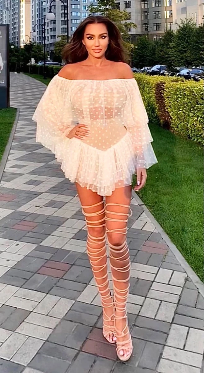 Lola escort in Paris