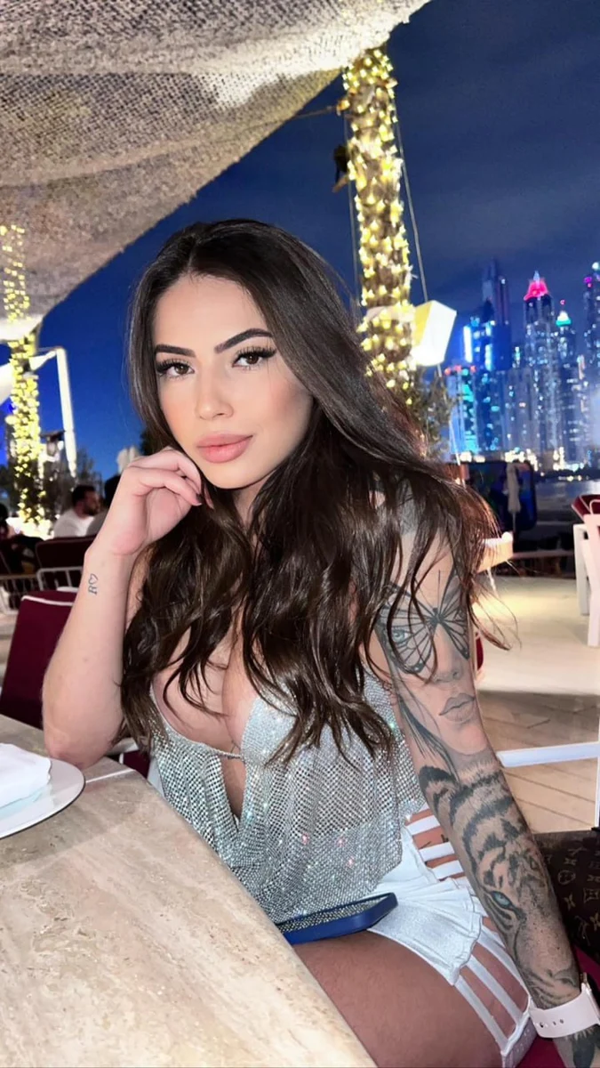 Loren escort in Paris