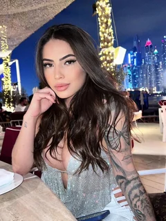 Loren escort in Paris
