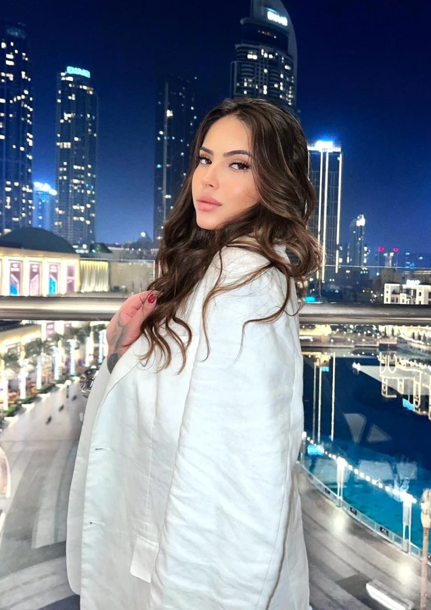 Loren escort in Paris