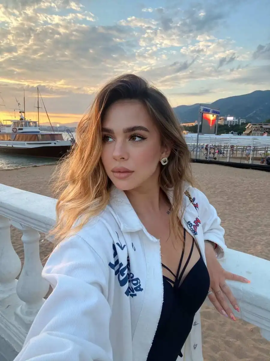Lydia escort in Paris