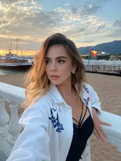 Lydia escort in Paris