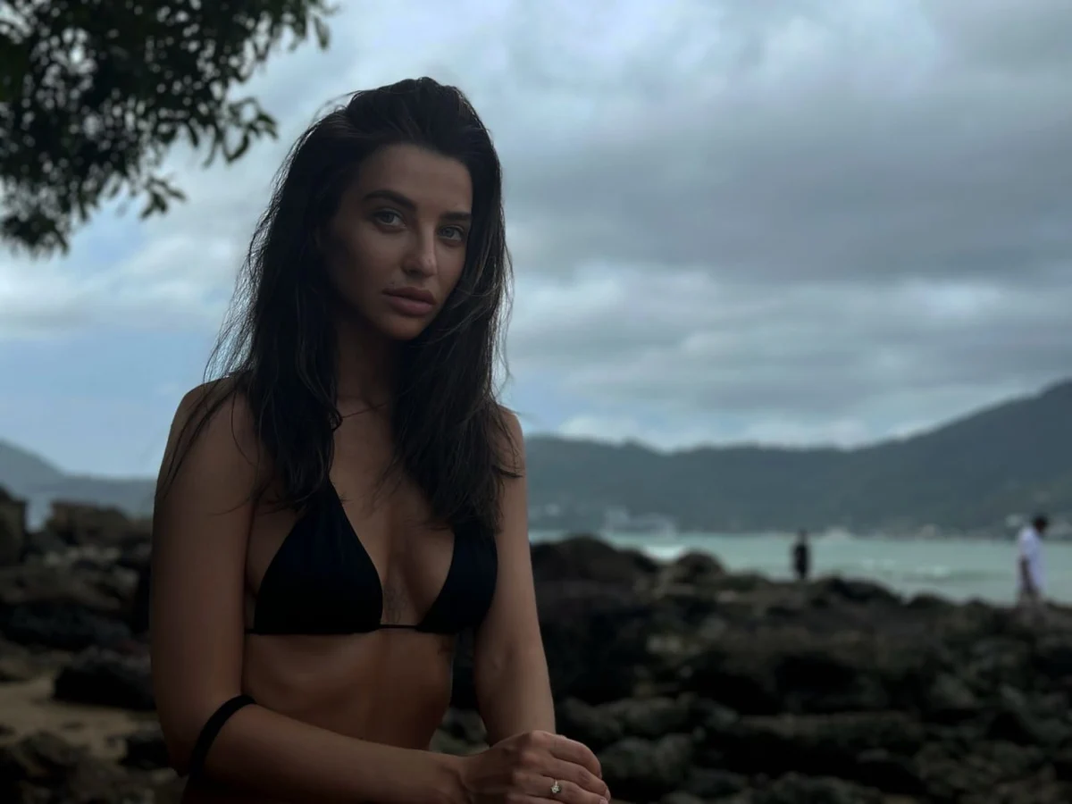 Maif escort in Paris