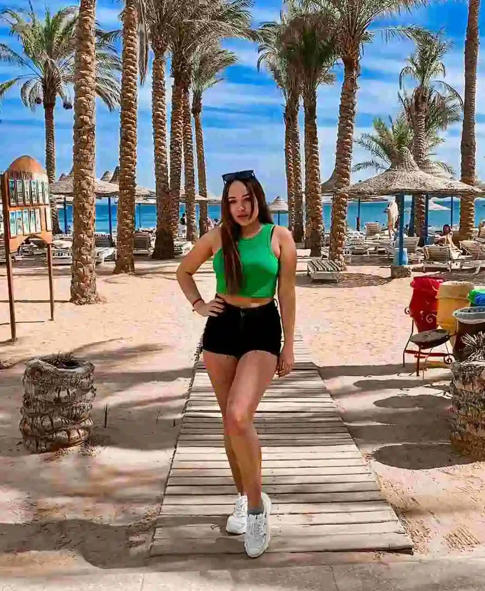 Malika escort in Paris