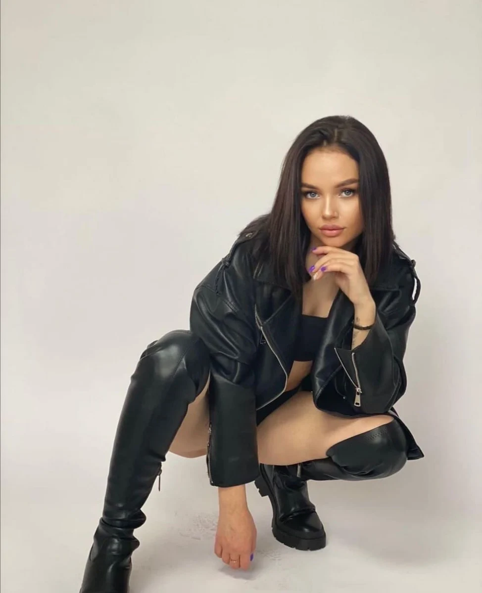 Mariya escort in Paris