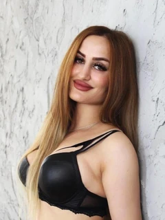 Monika escort in Paris